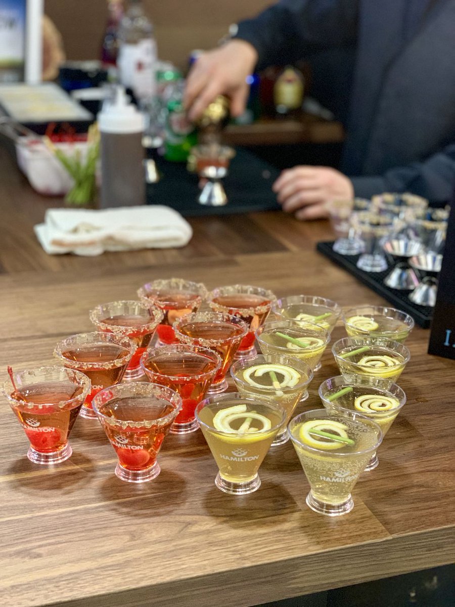 BuzExpressions's tweet photo. Final day of #exhibitorlive2019 with @HamiltonExhibit. Come try one of our blooming cocktails or a delicious cupcake!
#exhibitorlive #buz #buzexpressions #cocktails #cupcakes https://t.co/TarX5Ek6RY