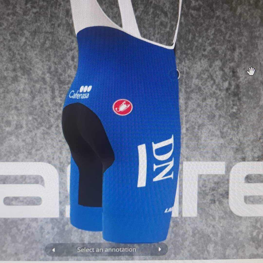javieririberri1's tweet photo. Así es la nueva equipación. Estoy muy contento por contar con el apoyo de @DiariodeNavarra y de poder continuar el viaje con los de siempre @cafenasa @larequibike @LuckBike @Nutergia @GabolOficial @VertixWork #trelock #specializedbycicles @PEAKVISION1 @PotroGoni @centrokunap https://t.co/DXbPCzdzV5