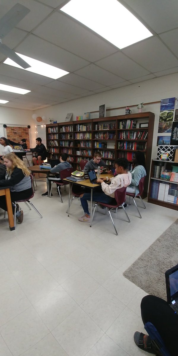 TRexhausen's tweet photo. Ss are blogging with other Ss from a different class about book clubs using Seasaw.Great job @ELA8HJS and @TraciEtheringt1 at getting Ss to collaborate,energize each other about books,and reach out of their comfort zones a little! 
#WEareLakota 
#WEareEmpowered 
@InspireLakota https://t.co/IjUywX7GJe