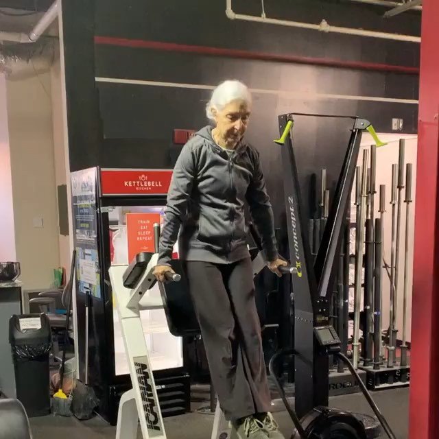 Lauren is 72 years old..What��s your excuse?? @sixpackfemmes @chasinglaurenb  #sixpackfemmes