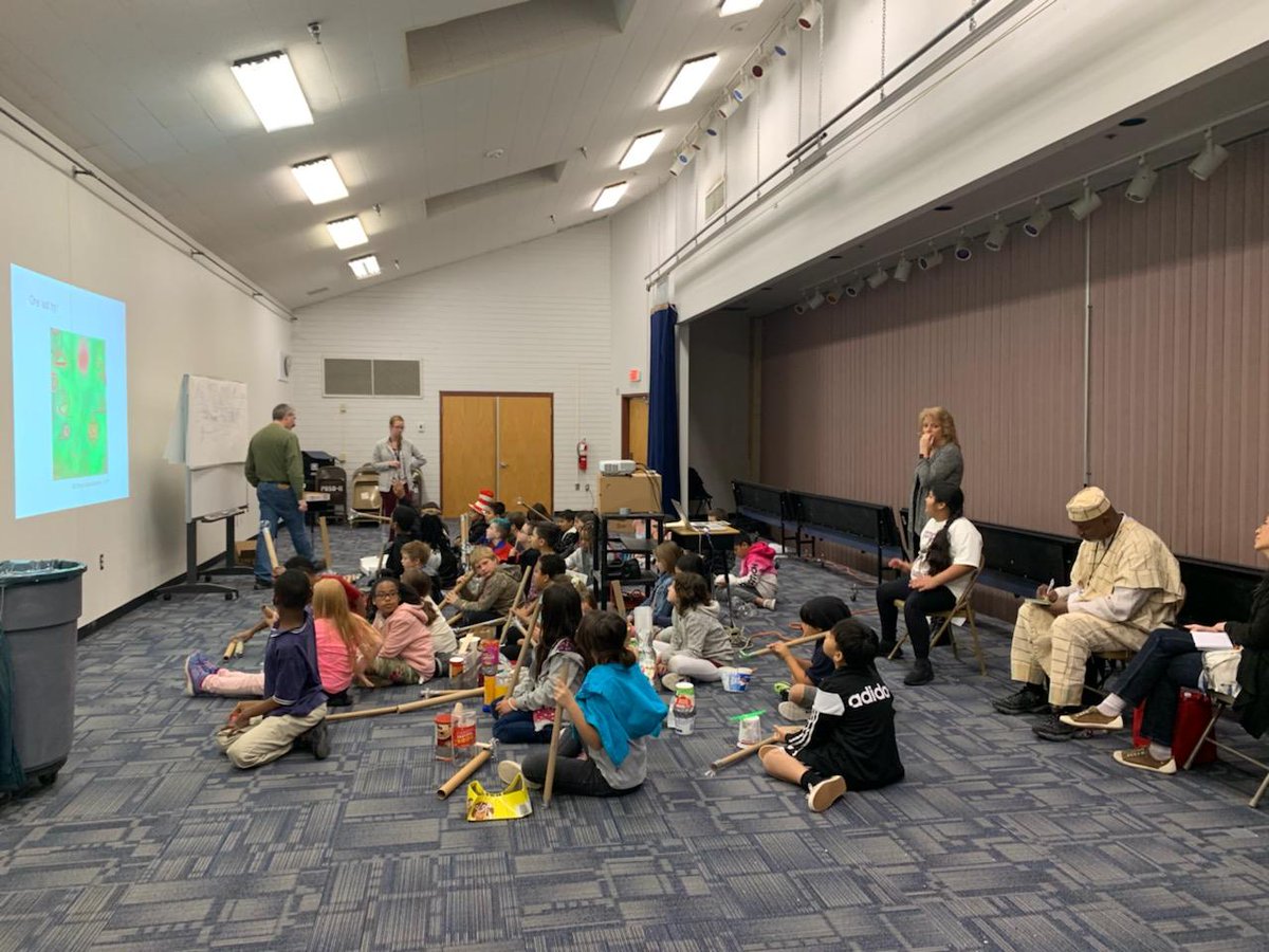 PeoriaUnified11's tweet image. Students at @HeritageSTEM are rehearsing with the @kencen John Bertles for their Bash the Trash performance at the @MIMphx tomorrow. @PeoriaArtsEd @PrincipalSmith1 #SpringFieldTrip