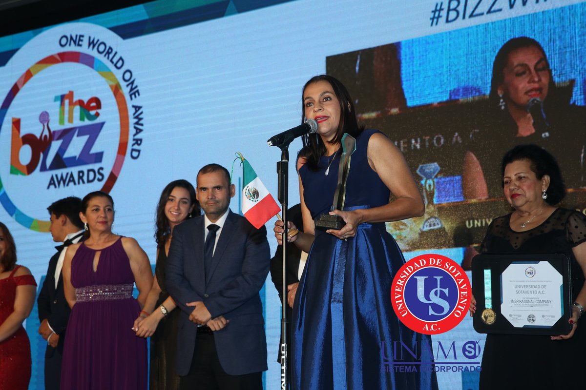 USvillahermosa's tweet photo. PREMIO DIAMOND; DISTINCIÓN MÁS ALTA DADA POR THE BIZZ AWARDS A: #UniversidadDeSotavento, #OrgullosamenteMexicana, #OrgullosamementeDeVeracruz; #OrgullosamenteUNAM…¡25 AÑOS DE ÉXITOS! | SOTAVENTO https://t.co/cMlozc5SqX https://t.co/MzjVgDAV9k