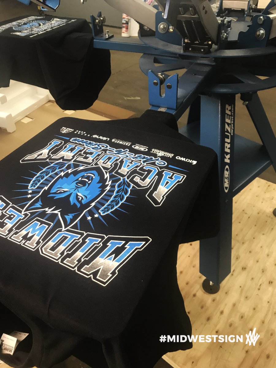 MidwestSign's tweet photo. Fierce print from our Midwest Art-To-Screen Academy! ๐บ
#ScreenPrinting #ScreenPrintingLife #ScreenPrint #ScreenPrintLife #ScreenPrinted #MRPrint #Halftone #MidwestSign https://t.co/AYcSTgSsY5
