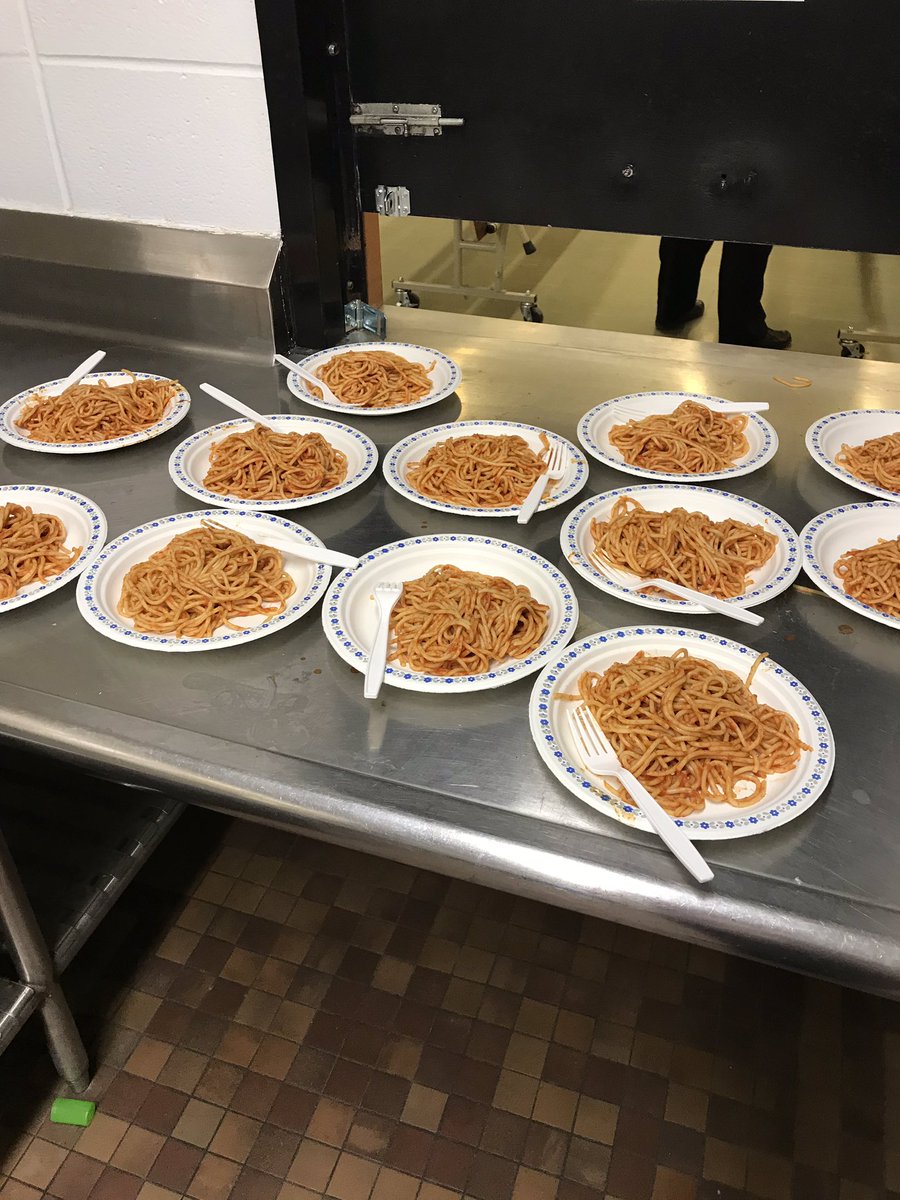 NikkiSilvera_'s tweet photo. Recognizing all our Ss who received a positive office referral with a hot, pasta luncheon ๐ฝ ๐Thanks Mrs. Kaura for serving with a smile ๐ @trusteemammo @audley_salmon @konnie71 @vineeta_kaura https://t.co/fGR6dUkU3b