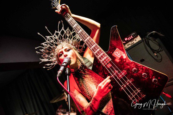 McrMidWeekMusic's tweet photo. On our @howfenradio show on Friday 9-11am we have one the best gig photographers in the business @garymhoughphotography as our guest. We’ll be discussing all things music photography based and here’s Gary’s top 5 photos to help tie interview. https://t.co/XzFWQxZt8G