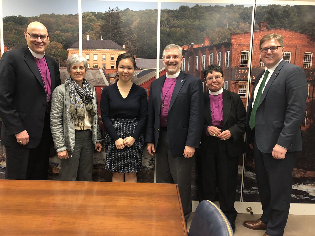 ctbishopian's tweet photo. With Lauren Satabar, Counsel for Senator Chris Murphy of CT thanking the Senator for his leadership of S. 42. Standing in front of a mural of the Collinsville Mill. #BishopsOnTheHill #EpiscopalAdvocacy #ECCT #thecrosslobby https://t.co/EpQD8loeml