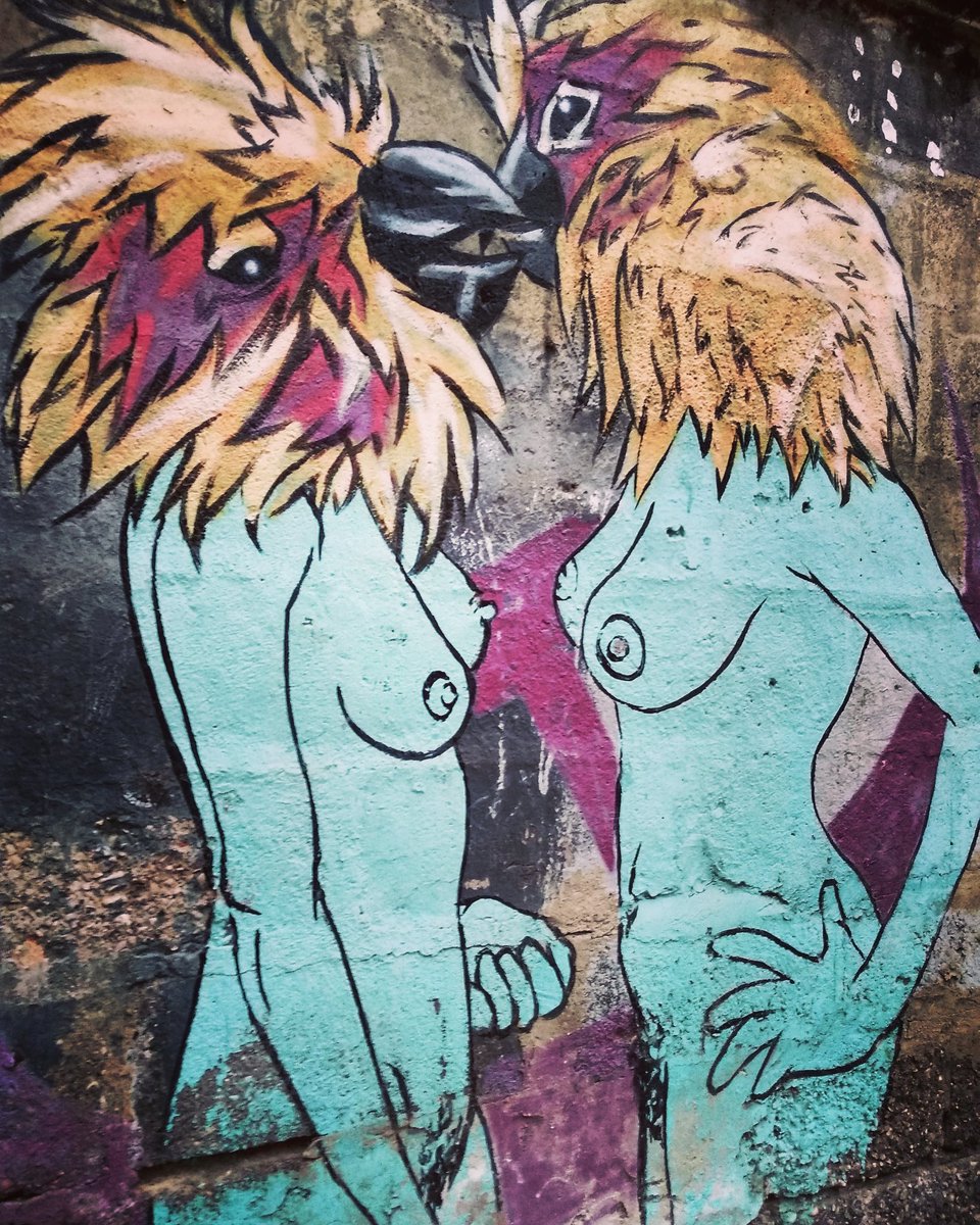lauramequinenza's tweet photo. Nuestros cuerpos iguales, azules
Buscaban fusionarse
Nuestras lenguas suaves, iguales
Buscaban enredarse
Nuestras palabras, iguales, parte ambas del mismo idioma
Sólo nos hacían sentir diferentes. 
#iguales #valencia #desnudo #besarse #lesbico #lgtb #artstreet https://t.co/ANZTtwPQWe