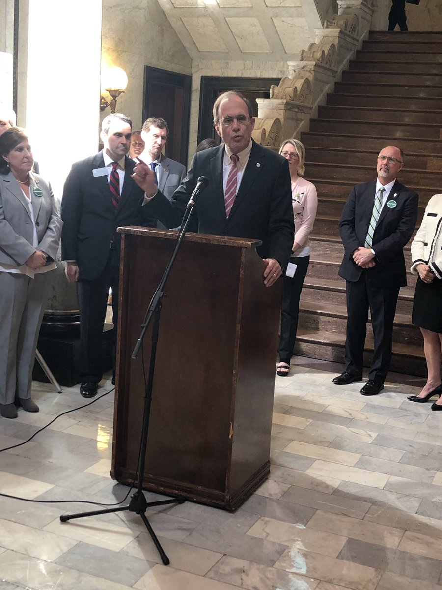 ItawambaCC's tweet photo. #MSCommunityCollege presidents joined forces to spread awareness of the economic impact and educational opportunities our system provides.
The Honorable Delbert Hoseman, Mississippi Secretary of State, concluded the press conference with special remarks. #MACJCCapitolDay https://t.co/msQQAv9ji2