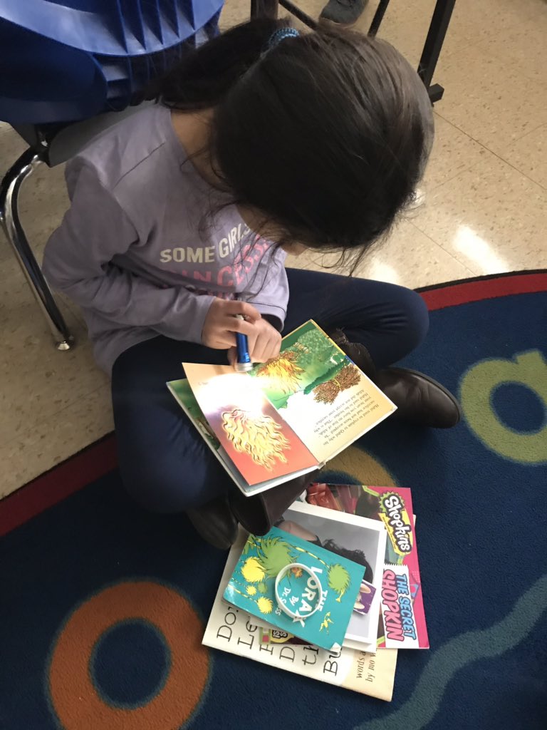 Polakowskiclass's tweet photo. In honor of Read Across America! #weare44 #madison44 https://t.co/sxfffZiLEB