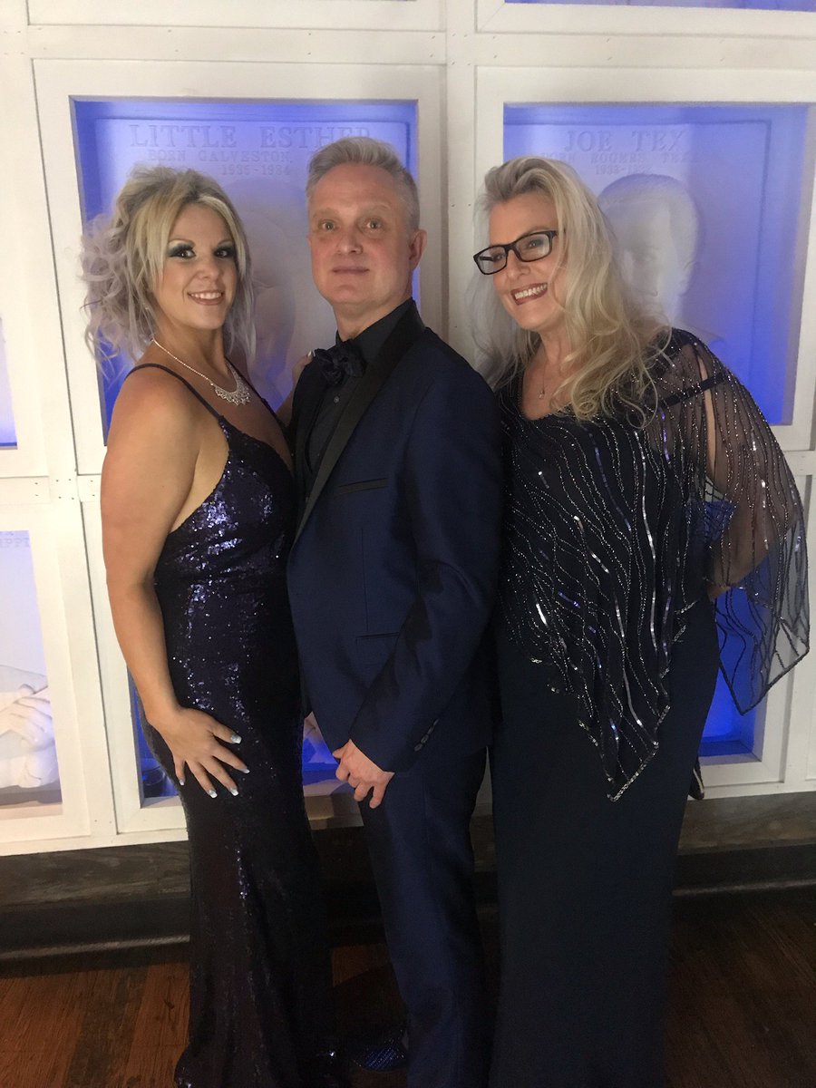 darylsbydesign's tweet photo. So happy to announce that our Event Director, Kyle Hennigan, was chosen as Member of the Year by the @swpdfw (Society of Wedding Professionals)!  Congratulations @DWAKyle!!!  #swpdfw #darysbydesign #officialdwazoo #dfwweddings #dweddings https://t.co/pKz4X1KY0T