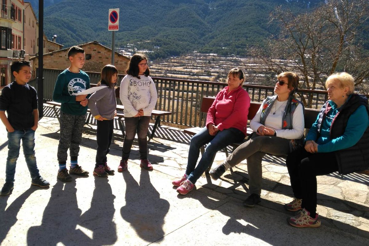EscoladeTuixent's tweet photo. Aquesta setmana hem començat a enregistrar les primeres entrevistes per al nostre projecte. #Hamlets @ACUPcatalunya @RicardMoren @Micropobles https://t.co/5B6Rl4wZOv