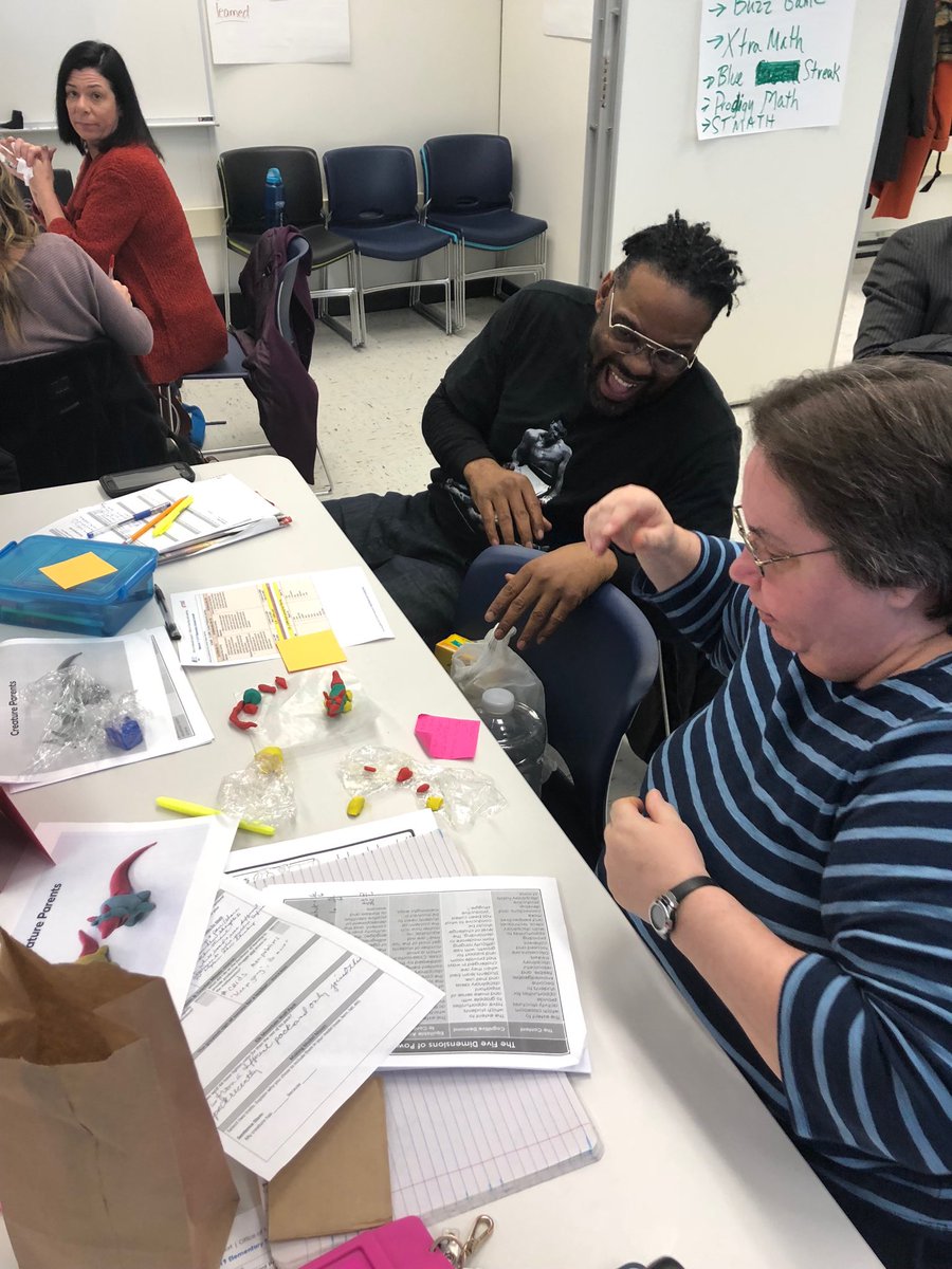 Grandscience's tweet photo. ⁦@ChiPubSchools⁩ Ts learning/loving science #NGSS #N11 ⁦@cpsSTEM⁩ https://t.co/IP52ZTHACk