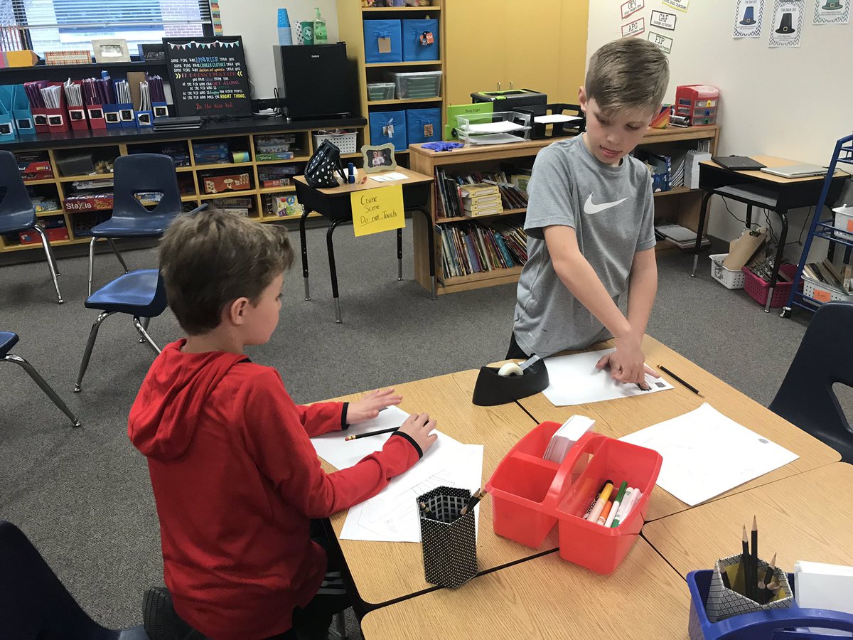 Dingereducation's tweet photo. Learning about loops, whorls, and arches. Fingerprinting exploration. 3rd grade GT kids. @VaughnElemFISD @TadlockElem #friscoisdGT #tadlocklearns https://t.co/kyzzYJX5UI