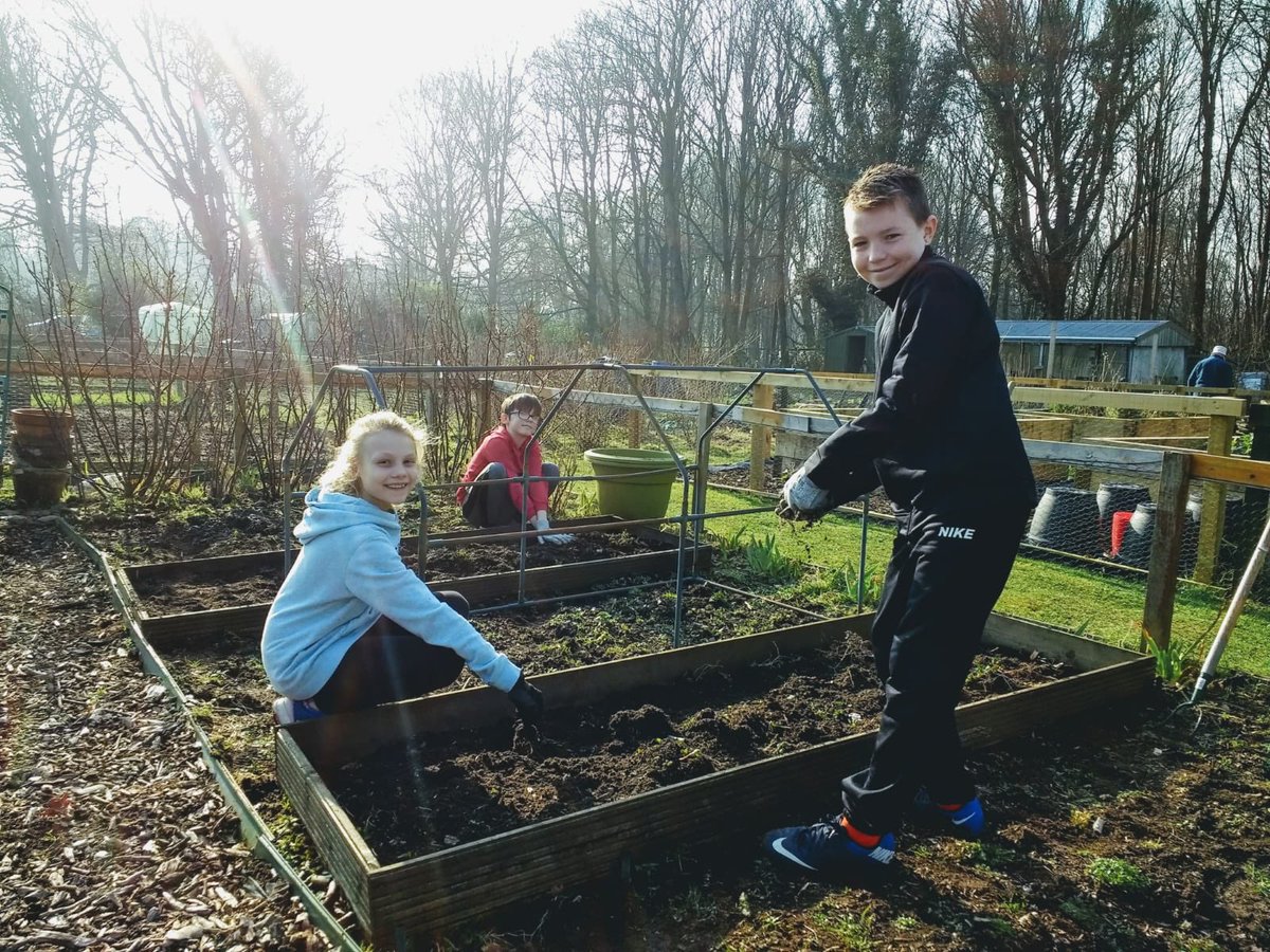 GlenburnPrimary's tweet image. Some of our P6 and P7 pupils starting their RSPB Wild Challenge Bronze Award at Troon Allotments. #rspbwildchallenge #rspb
