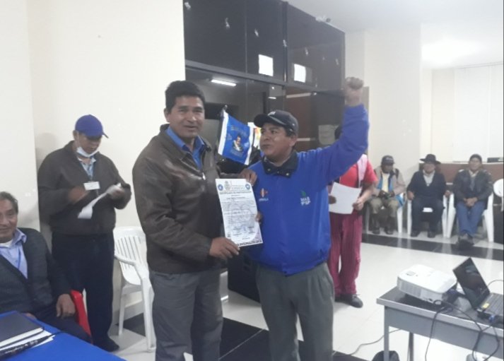 JDFATOS's tweet image. El 08-02-2019 el Secretario General del GADCH Dr. Leoncio Layme, Leonardo Maturano Jefe J-DFATOS y  autoridades de ORGANIZACIONES SOCIALES, entregaron certificados del PRIMER CICLO DE FORMACIÓN 2018.
Dio inicio SEGUNDO CICLO de FORMACIÓN 2019
 Primer Tema AGENDA PATRIÓTICA 2025