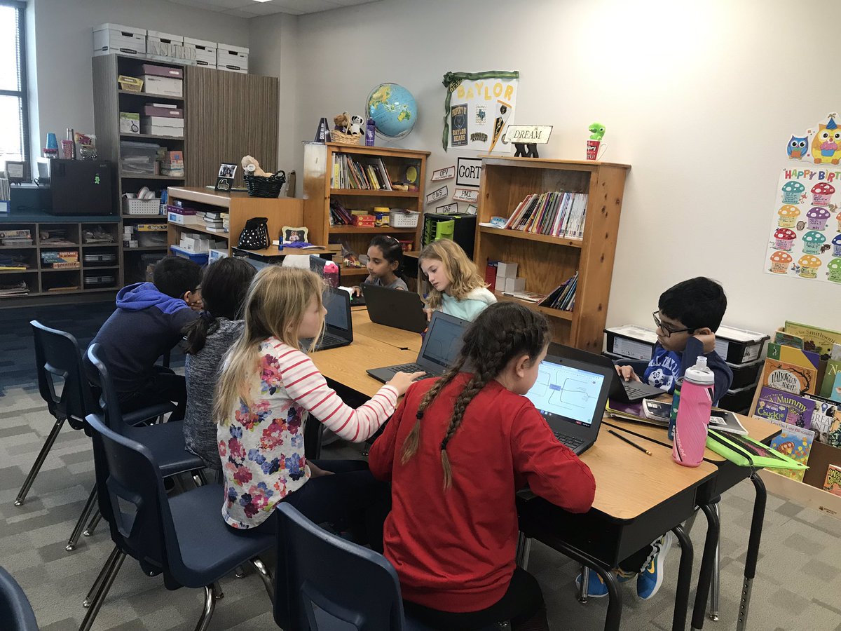 Dingereducation's tweet photo. 4th grade GT students teaching each other how to use the note taking site, Coggle. Vermeer research in action. #friscoisdGT @VaughnElemFISD @TadlockElem #tadlocklearns https://t.co/nKFY5n5M2Y