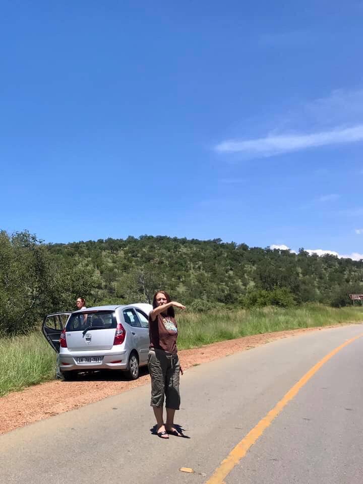 cci_network's tweet photo. Scammers Alert 🚨 

As received on several social media platforms &amp; grps around Harties 

Pro Scammers operating,they scam passing motorists using 😢story for 💵on/btwn roads : 
Derby &amp; Rustenburg rd
Lanseria rd 
Thabazimbi rd
Brits-Pta rd
Potch rd

Please watch out! https://t.co/WEfOFcyqaU