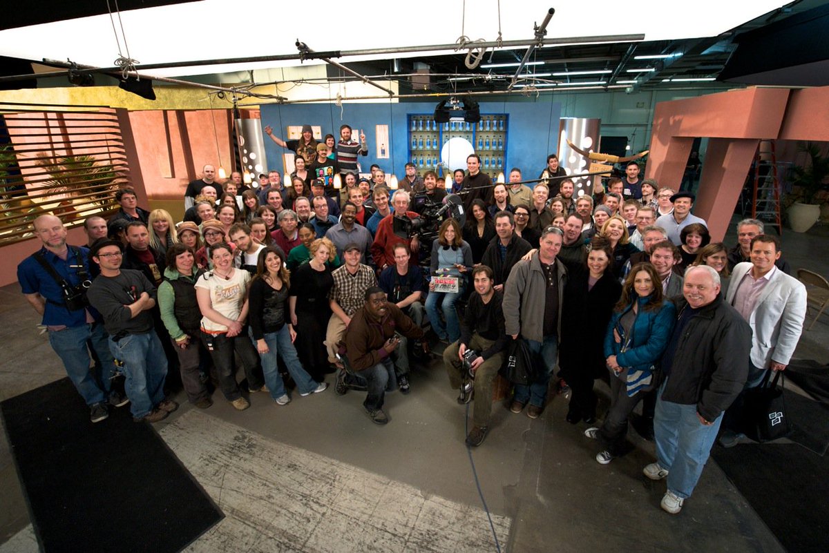 iatse490's tweet photo. As the world automates and advances in technology, Film/TV is still made by REAL PEOPLE working real middle class jobs.
#mnfilm crew on set with @realgregkinnear Film jobs are careers! #bringbackmnfilmjobs #snowbate
@GovTimWalz @KarinHousley @rcchamberlain1 @mohamudnoor https://t.co/mTCngJymA4