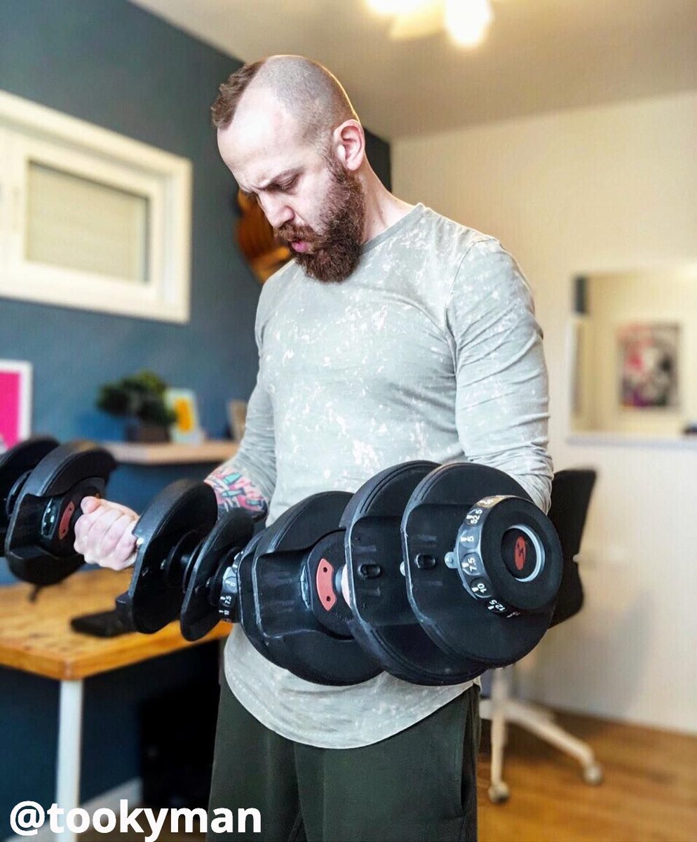 Bowflex's tweet photo. Flexin' on 'em with the 1090's in the home office/gym ๐ช #bowFLEX #SelectTech https://t.co/8AcCWByucf