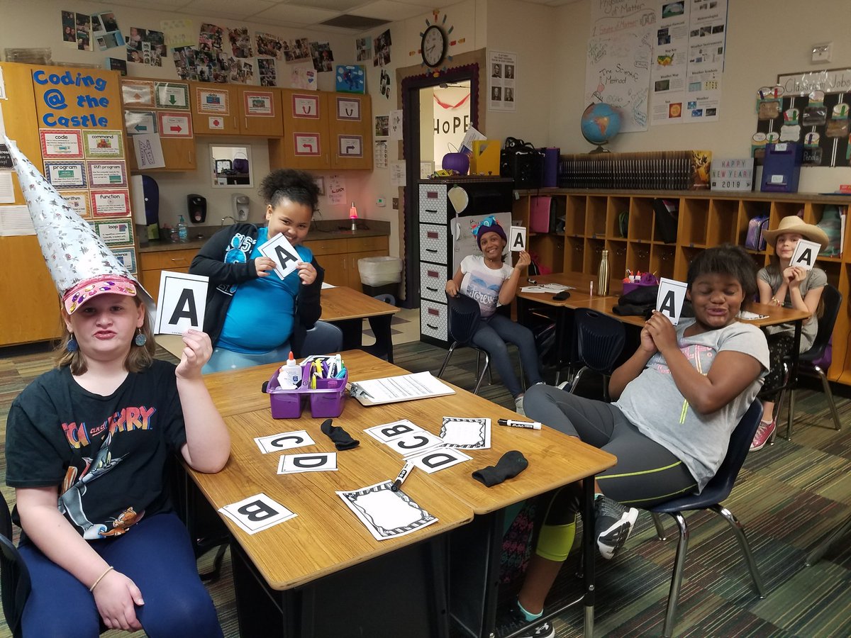 MrsPruenteCCE's tweet image. Loooong day,  but so worth it. 
Early morning math groups before school,  and coding club after school, love these kids,  they are hard workers! 
@CastlemanCreek
#codingatthecastle 
#weloveourccekids 
#thisismidway 
#thisiscce 
@SwiftPlayground 
#codemachine