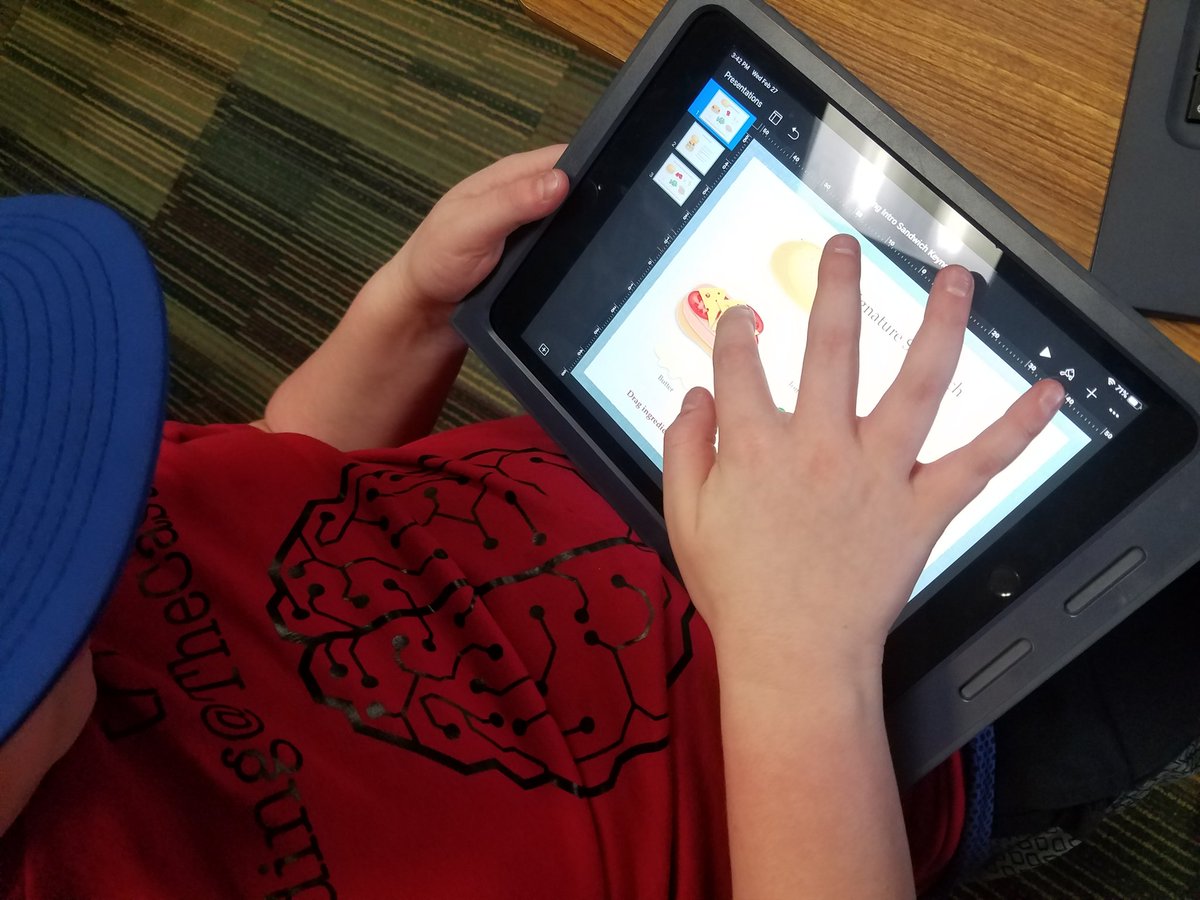 MrsPruenteCCE's tweet image. Loooong day,  but so worth it. 
Early morning math groups before school,  and coding club after school, love these kids,  they are hard workers! 
@CastlemanCreek
#codingatthecastle 
#weloveourccekids 
#thisismidway 
#thisiscce 
@SwiftPlayground 
#codemachine