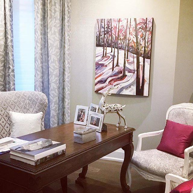 In2artOakville's tweet photo. Great job @lisagardnerdesign the @amymontgo_art looks just perfect in this room #interiordesign #contemporarypainting #contemporaryart #designer #canadianhouseandhome #art #artofinstagram #landscapepainting https://t.co/d0muNpj8av https://t.co/6f3ruHo6WM