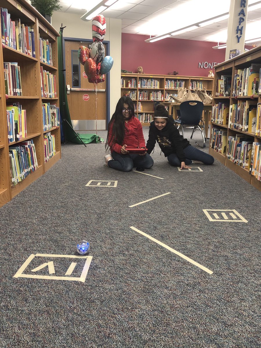 TheFort_FW's tweet photo. #ClubCreative kids at #CeRoars explored different mazes with @Sphero this afternoon!  (2/2)

#CastleberryIsd #Sphero @SpheroEdu #STEM #OST #AfterSchool #CisdOst @faulknerr @Littleagg @CassieJanda https://t.co/eLINos8Eq4