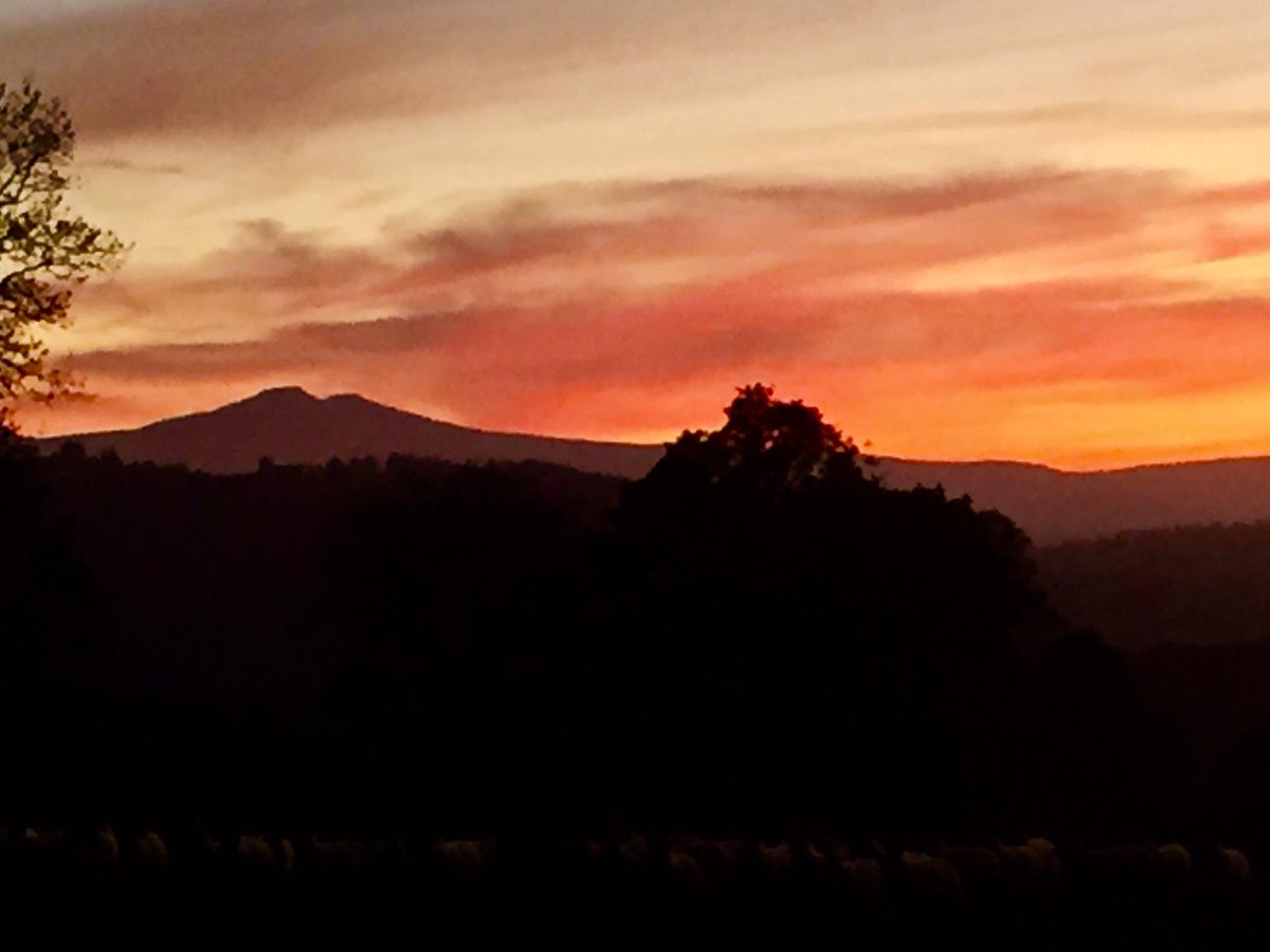 bryndu.co.uk
Summer evening View 2018 
#breconbeacons #nightsky #Wales #walescampsite #visitwales