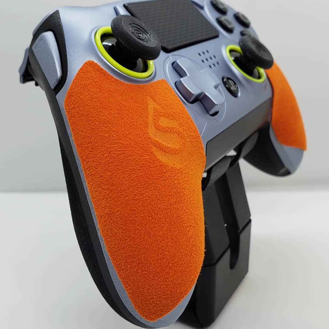 schweatys's tweet photo. Orange Alcantara is one of two new Schweatys available! Best grip on the market, Isn't it beautiful! We're offering Schweatys for Xbox One, PS4 and Scuf controllers at https://t.co/SsebSzpp8T!
#gamersunite #Schweatys
#ps4 #xbox #scufcontrollers #videogaming #gamedev #gamergirl https://t.co/GlKJlrAqzH