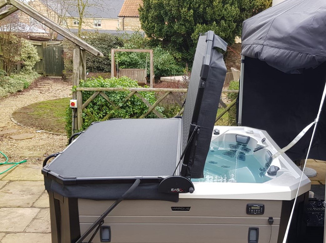 Do you have a spa with cut corners? We have a #SmartopSpaCover that is custom made for your spa. Thanks <a href="/1StopSpas/">1 Stop Spas</a> in the UK for sending this picture of a Smartop Vanish on a Marquis V94L. Great looking, lasts long and is custom made most spas - that is Smartop!! #madeintheusa
