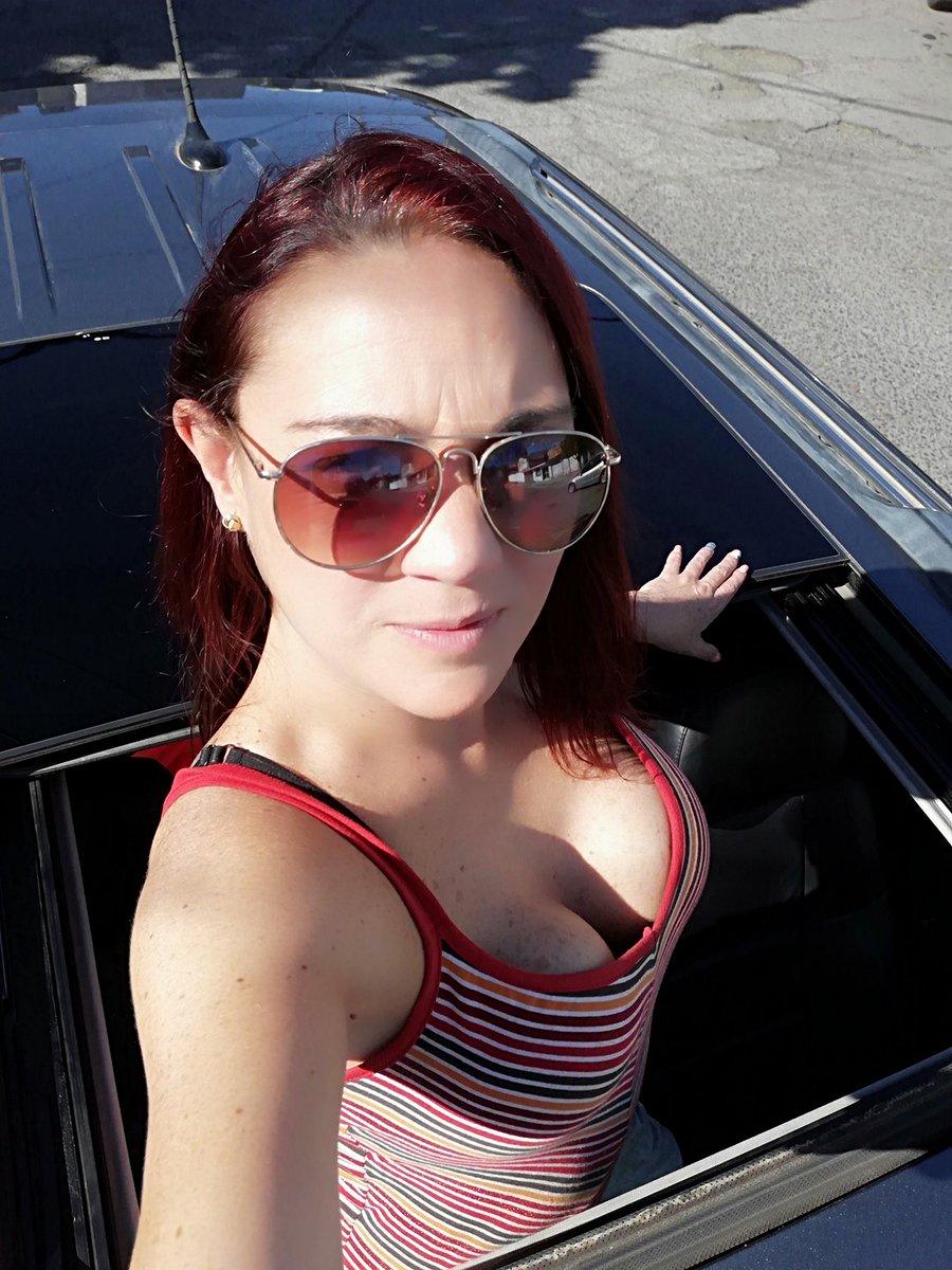 amyburbano's tweet photo. Rollin' with the homies...😎
#cruising #ride #fitgirl #happylife #alwaysontop #alwaysbae #redhair #lovelife #girlpower #lovelife #sneakers #sunnyday #hot #bootylicious #naturalbeauty https://t.co/KiCQg4pyIZ
