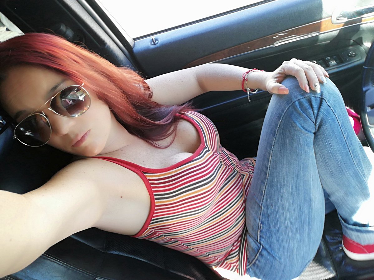 amyburbano's tweet photo. Rollin' with the homies...😎
#cruising #ride #fitgirl #happylife #alwaysontop #alwaysbae #redhair #lovelife #girlpower #lovelife #sneakers #sunnyday #hot #bootylicious #naturalbeauty https://t.co/KiCQg4pyIZ