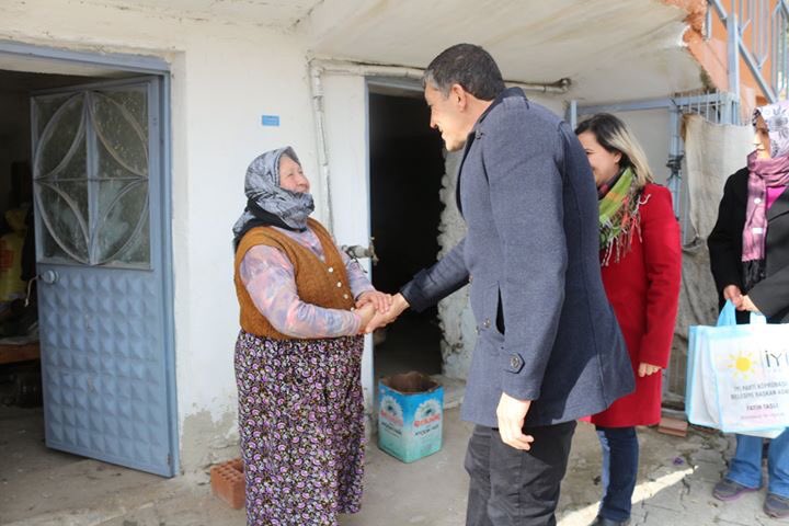 iyiparti45mns's tweet photo. Baskıyla, kavgayla değil
Hoşgörü ve sevgiyle geliyoruz.
Milletin Adayı, Köprübaşı Belediye Başkan Adayımız Fatih Taşlı, Kemhallı mahallemizi ziyaret ederek istek ve sorunlarını dinledi.
#MilletinAdayı #FatihTaşlı #KöprübaşınınBaşkanı #MartınSonuBahar #Geliyoruz #Köprübaşı #Borlu https://t.co/h317E2DZG8
