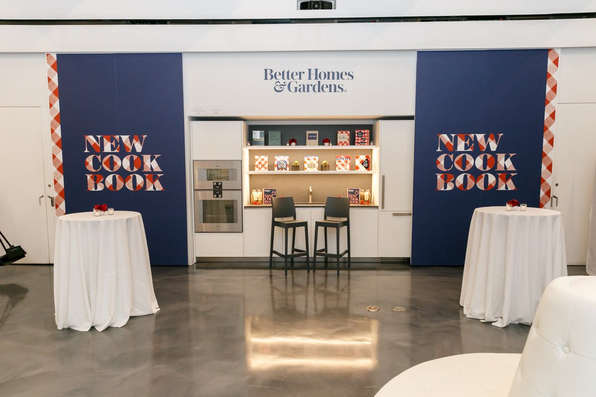 ferraricolor's tweet photo. Can you see the @BHG Cookbook's iconic red plaid? Custom graphics are a great way to accentuate your event. #bhg #redplaidevent #betterhomesandgardens #customgraphics #ferraricolor https://t.co/qjACp6j1C3