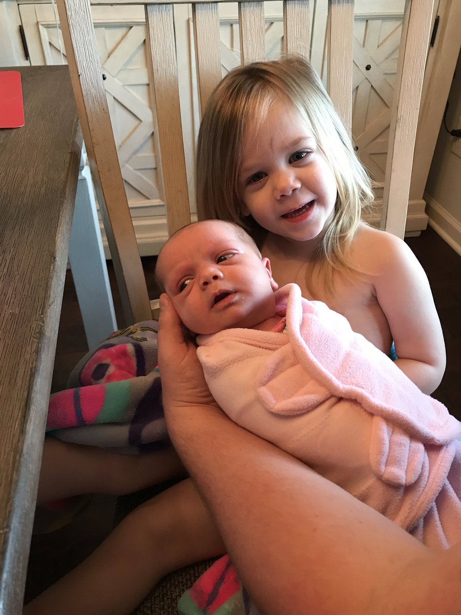 mackenzie_wise's tweet photo. Sister love! 😍🥰 https://t.co/YaPpITWKOo