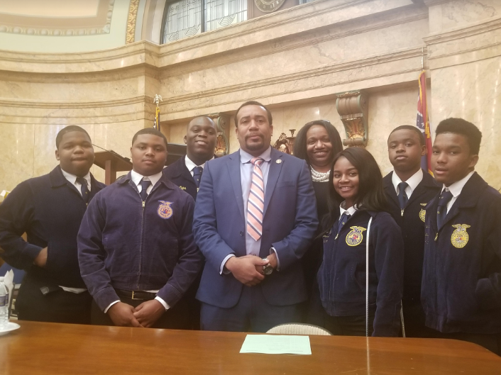 JefferyHarness's tweet photo. I am proud to welcome Claiborne County Future Farmers of America (FFA) students to the Mississippi capitol. I serve on the Agriculture committee, and I stand with Mississippi farmers and workers, as they are the backbone of our state economy. #msleg https://t.co/vCojiKdH5t