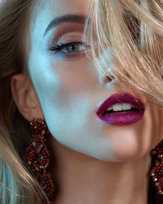 adriannafavero's tweet photo. @mar_sowa of @elitenyc for @ellementsmagazine with @laurenabbondola @lizomakeup @kendalldorsey1 and photographed by @adriannafavero
⠀⠀⠀⠀⠀⠀⠀⠀⠀
Marcelina wears @mignonnegavigan earrings https://t.co/1YV1Kt2itj https://t.co/KwClsvpO10