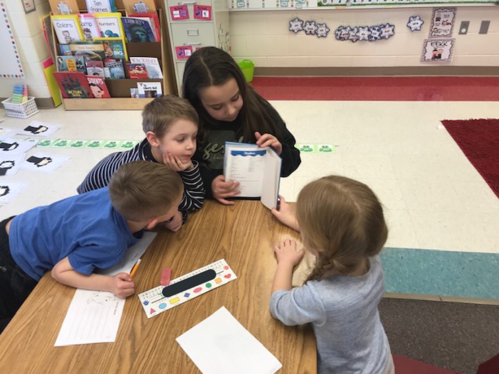 BryerKinders's tweet photo. Our 5th grade Buddies helped us research arctic animals. With their help, students were able to choose what animals they wanted to learn about.  They were able to discuss the text features and choose what parts of the book they wanted to read by using the Table of Contents. https://t.co/6ycYZJYNjN