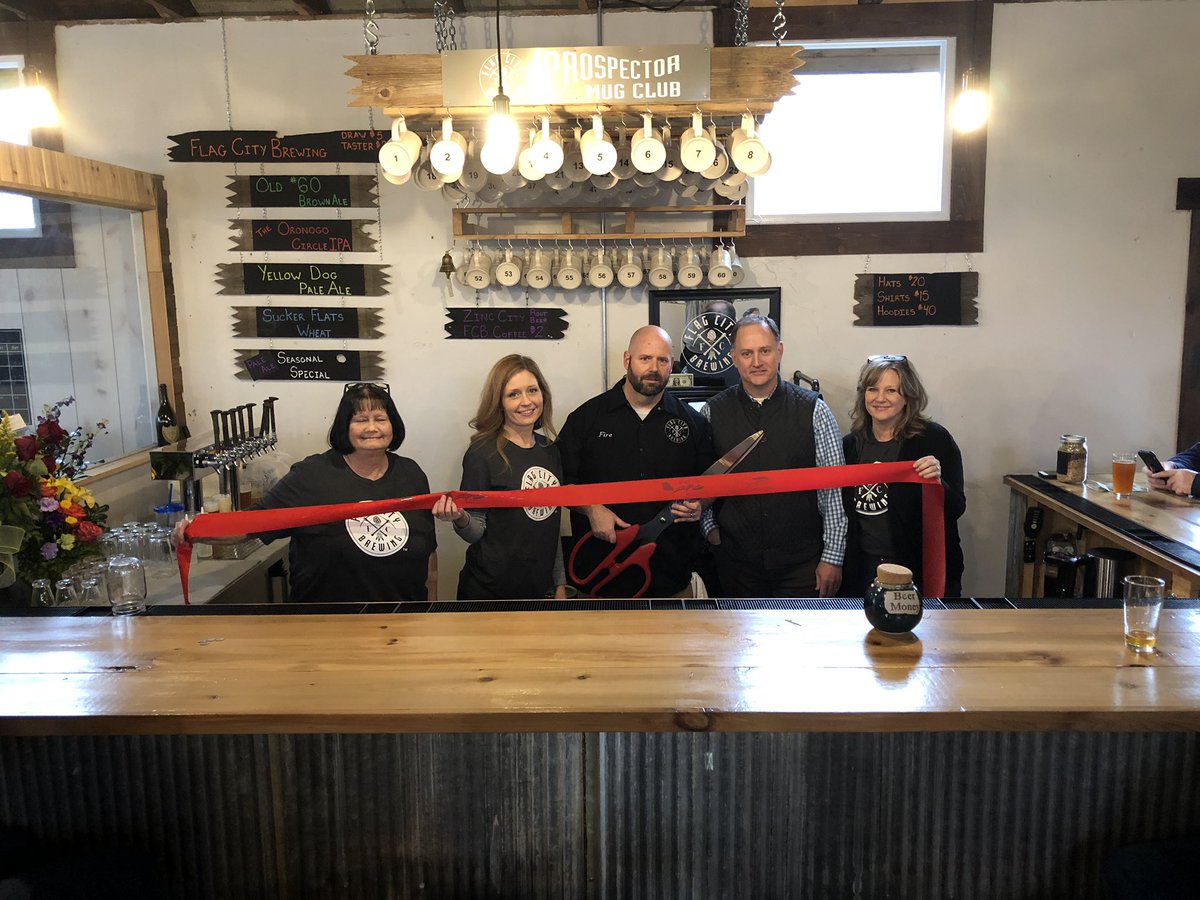 WC_CofC's tweet photo. Congratulations on the grand opening of Flag City Brewing! https://t.co/UDA1I3Yiph