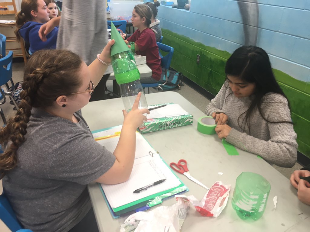 brookwoodtcss's tweet photo. 6th graders building rockets for the UA rocket challenge #bmslearns #tcsslearns @tcss_schools @UofAlabama https://t.co/vXKKXMMtEq