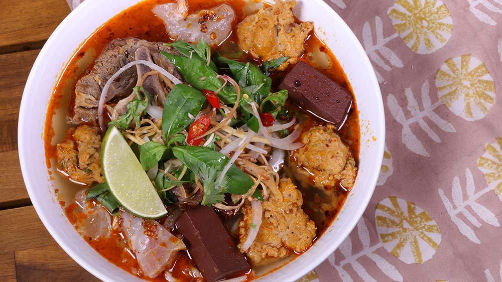 scottlay's tweet photo. After these rainy & windy couple of days, I can't wait to go out for bún bò Huế tonight. On that note, why haven't seen a pool report on what Trump is eating with Kim in Hanoi? #NotPaleo https://t.co/Uhm9eoN00Q