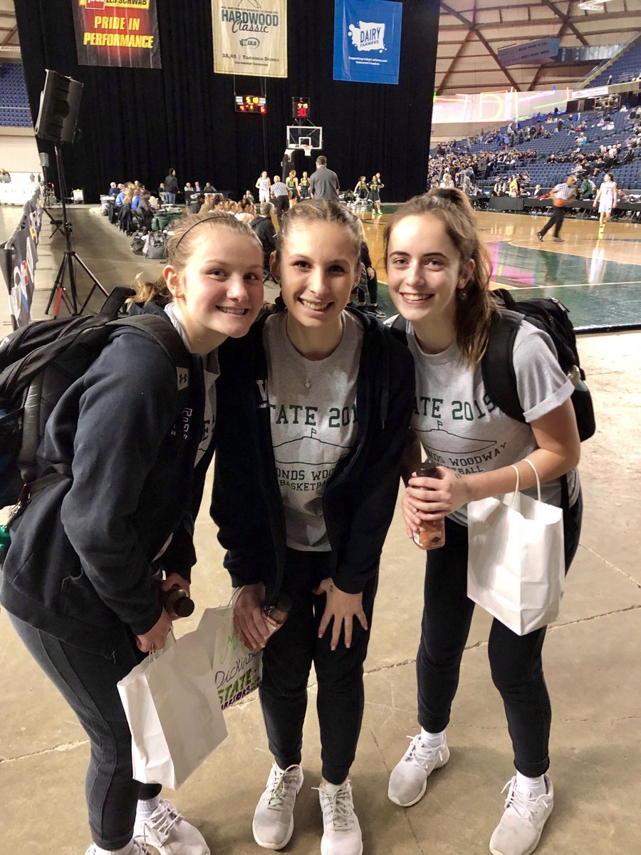 <a href="/EWGHoops/">EWHS Girls Hoops</a> lives to play another day, great team effort beating #7 Bethel 54-45 #seeyoutomorrow #State2019