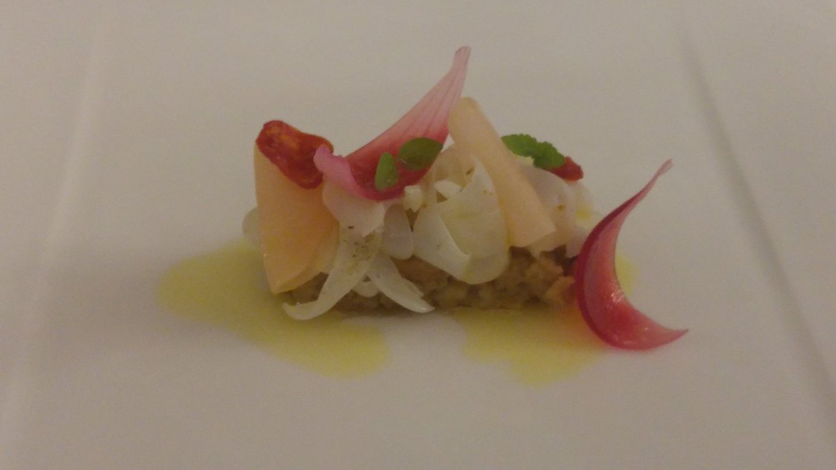 LaConsiglieria's tweet photo. .@paestumcapaccio

#aspassocon #forchettaetaccuino a #Paestum provo gli #abbinamenti di #chef #LuigiCoppola ristorante #CasaColoni #TenutaDucadiMarigliano #tortellodimagro zucca e cipolla; #gamberi #barbecue e patate e #catalana di seppia

@anboemo @Barbaga3Gaetano @paoloigna1 https://t.co/Ciu7pYkLct