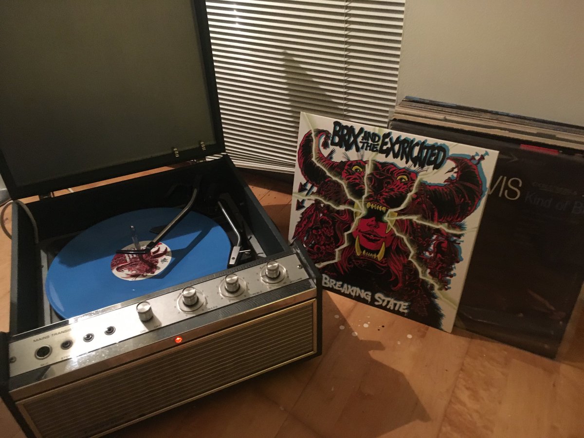 Her_Edit's tweet image. This baby’s home! Fabulous album from ⁦@BrixExtricated⁩ #SoundsBetterInBlue #BreakingState our review heredit.com/breaking-state… 💙💙💙