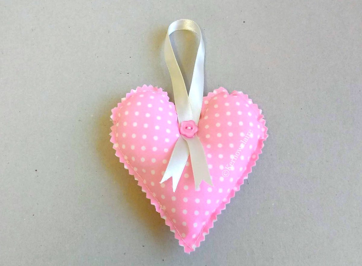 kernowclaire1's tweet photo. Pink hanging heart with white spots, cream ribbon and flower buttons. Lovely gift for Mother's day #hangingheart #fabricheart #giftforher #shabbychic #handmadehour #handmade  https://t.co/inWplCggjf via @Etsy https://t.co/26YwJBUgIi