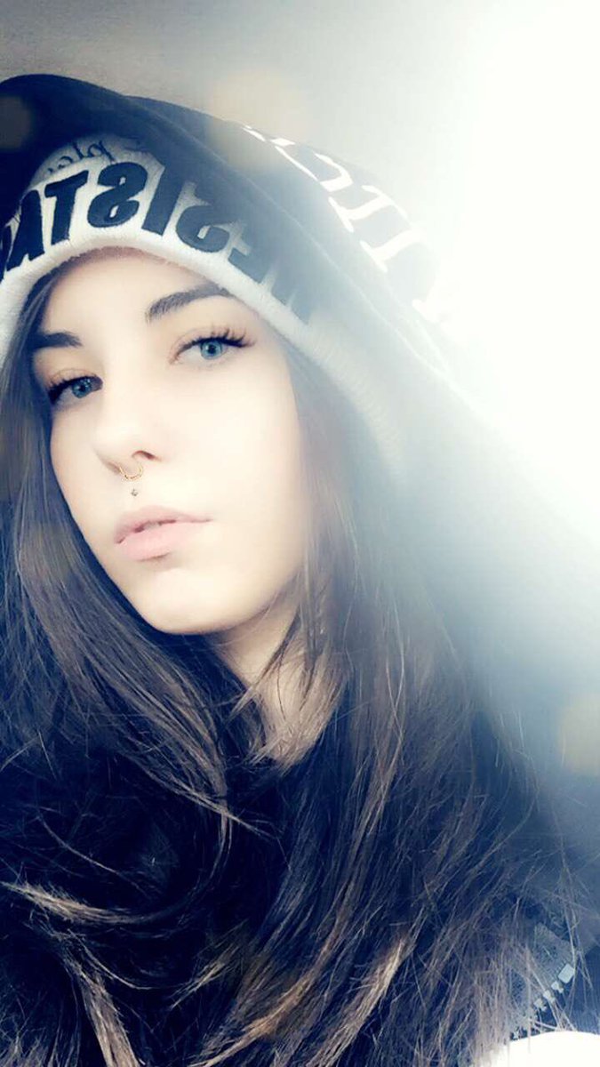 TracyH126's tweet photo. #Selfie #Picoftheday #Like https://t.co/lNIhtyCpsD