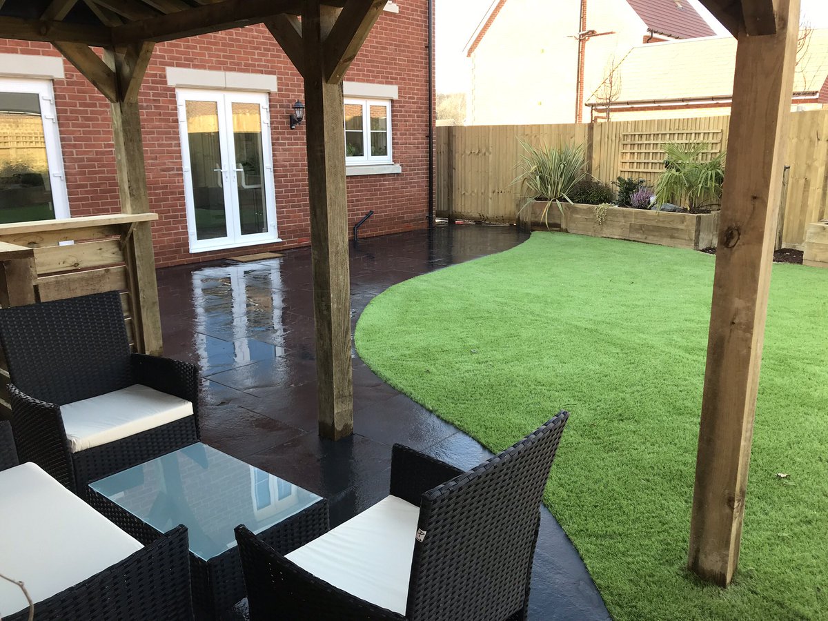 BuckinghamsLand's tweet image. From a mud patch to this beautiful garden. Limestone paving, artificial turf, raised sleeper beds and a bar area ready for any summer party. A full garden makeover with just the lighting and hot tub to finish off #hardlandscaping #patios #paving