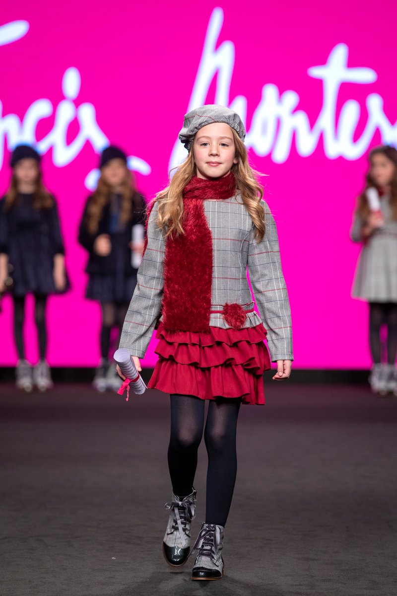 Música Maestro🎵 @fimikids .
.
Instrumentos cedidos por @consolatdemar .
.
#fimikidsfashionweek #montesinosrevolution #Montesinosworld #mymontesinos #músicamaestro