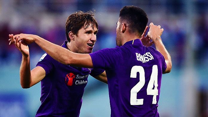 S_K_MOORE's tweet image. Wow. Wow. Wow. 

2-0 down, #Fiorentina have turned this match around in just 3️⃣ mins!

First #Chiesa with a lovely run and composure to finish a breakaway, followed by #Benassi with a volley inside the 18-yard box. 

What a response from La #Viola; what an exciting match.