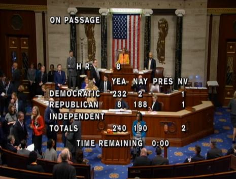BREAKING: House approves expanded background checks on private gun sales by vote of 240-190  ajc.com/blog/jamie-dup…